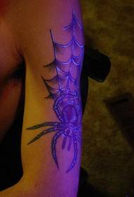 dominoiva mies käsivarsi myrkky hämähäkki tatuointi malli