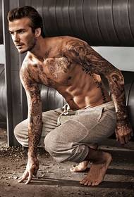 Beckham eskuz egindako tatuaje bikaina