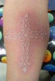 piccione con bella croce sul braccio Tatuaggio di sangue