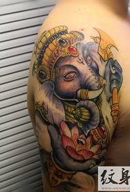 машка голема тетоважа со традиционална тетоважа на слонови 19979 - шемата за тетоважа на черепот на линијата за раце