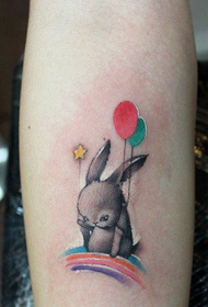 Fra hir kleng Aarm ganz léif Bunny Tattoo Bild