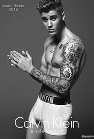 Justin Bieber nuda supra korpo CK-subvesta reklamado Figuro