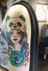 Kreativer Panda Female Flower Arm Tattoo
