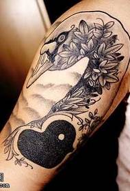 ramię piękny łabędź tatuaż