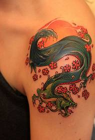 mudellu di tatuaggi di bracciu di drago