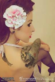Europski i američki stil seksi ljepota cvjetni oklop tetovaža uzorak