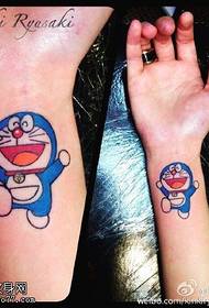 Симпатичный узор татуировки Doraemon