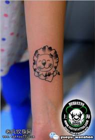 Exquisite cute little lion tattoo pattern