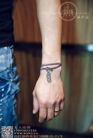 Tatuaje di bracciale persunalizata