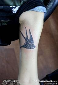 Pattern ng tattoo ng lunok ng tinik
