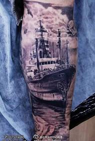 Tus qauv tiag Titanic tattoo qauv