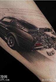 Realistische auto tattoo patroon