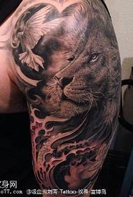الگوی خال کوبی Weifeng Dominering Lion King Tattoo