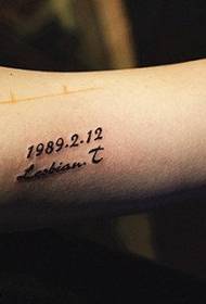 Motivo tatuaggio semplice e generoso