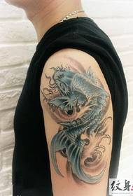 Handsmụ nwoke mara mma nnukwu ogwe aka sịnịma tattoo Daquan