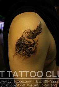 Tattooубовна двојка тетоважа со лебеди од лебед