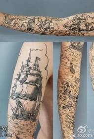 Klasszikus tengeri vitorlás tetoválás minta