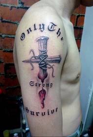 Tatuaggio con croce sanguinante