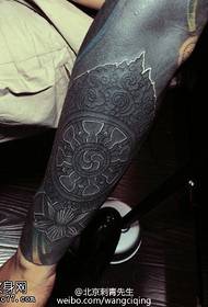 Черен сив модел на татуировка на ванилия
