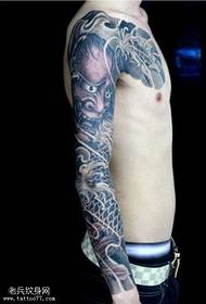 კლასიკური koi tattoo ნიმუში
