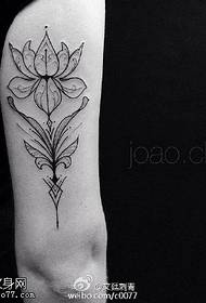 Line prick Lotus Blummen Tattoo Muster