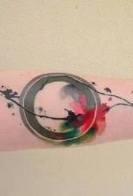 Sinaunang eleganteng splash watercolor tattoo