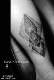 Gestippelde geometrische tattoo patroon