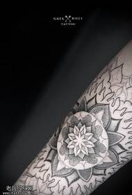 Arm point stab hiúság tetoválás minta