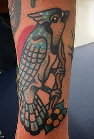 Узорак за тетоважу руку папагаја