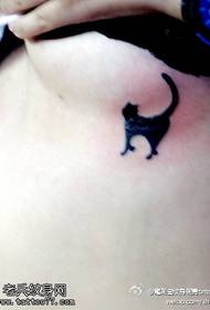 Fensége kis friss és gyönyörű Kitty tetoválásmintája