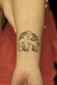 Miela maža gyvūnų mergaitės rankos tatuiruotė