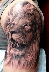 Utawala bora wa tattoo ya mkono wa simba