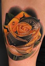 Eleganti è unichi tatuaggi di rosa gialla