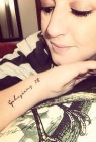 Super pragtige Engelse alfabet tattoo patroon op die arm  21727 @ Arm mode kompas tatoeëring