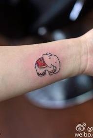 Intian elefantti söpö tatuointikuvio