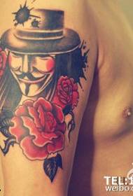 Os brazos apuntan espinas estilo europeo e americano v palabra vendetta patrón de tatuaxe asasino