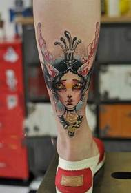 Tattoos ຮັກໂດຍເດັກຍິງຈາກທົ່ວເອີຣົບ