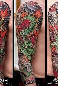 Modello di tatuaggio drago dipinto classico