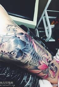 Κλασικό μοντέλο τατουάζ koi lotus tattoo