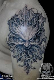 Motif de tatouage de tête de monstre d'horreur
