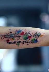 Corpo del fiore dipinto modello di tatuaggio alfabeto inglese