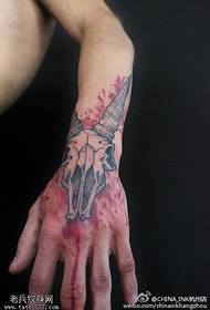 Rémült kecske koponya tetoválás minta