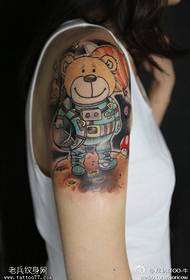 Colore del braccio troppo modello di tatuaggio dell'orso di carta