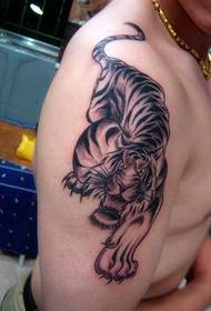 Тигрови и тигрови, жестоке тигрове тетоваже низбрдо