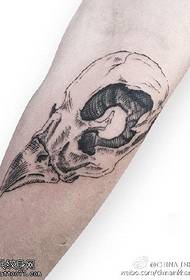 Zděšený vrána lebky tetování vzor