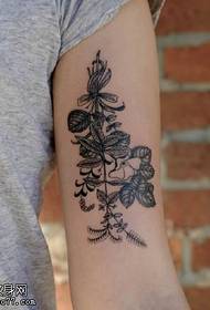 Exquisit patró de tatuatge floral