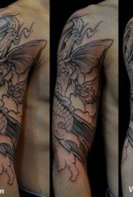 Prekrasan uzorak koi tetovaže za dugovječnost
