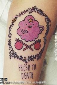 Simpatico motivo a tatuaggio nuvola divertente