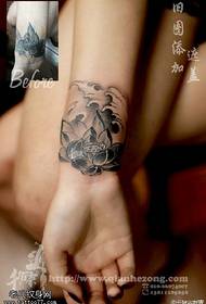 Классический образец татуировки лотоса