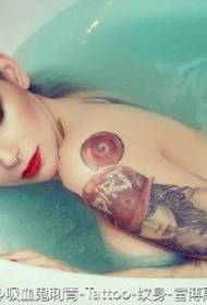 Секси убава дама шема на тетоважи
